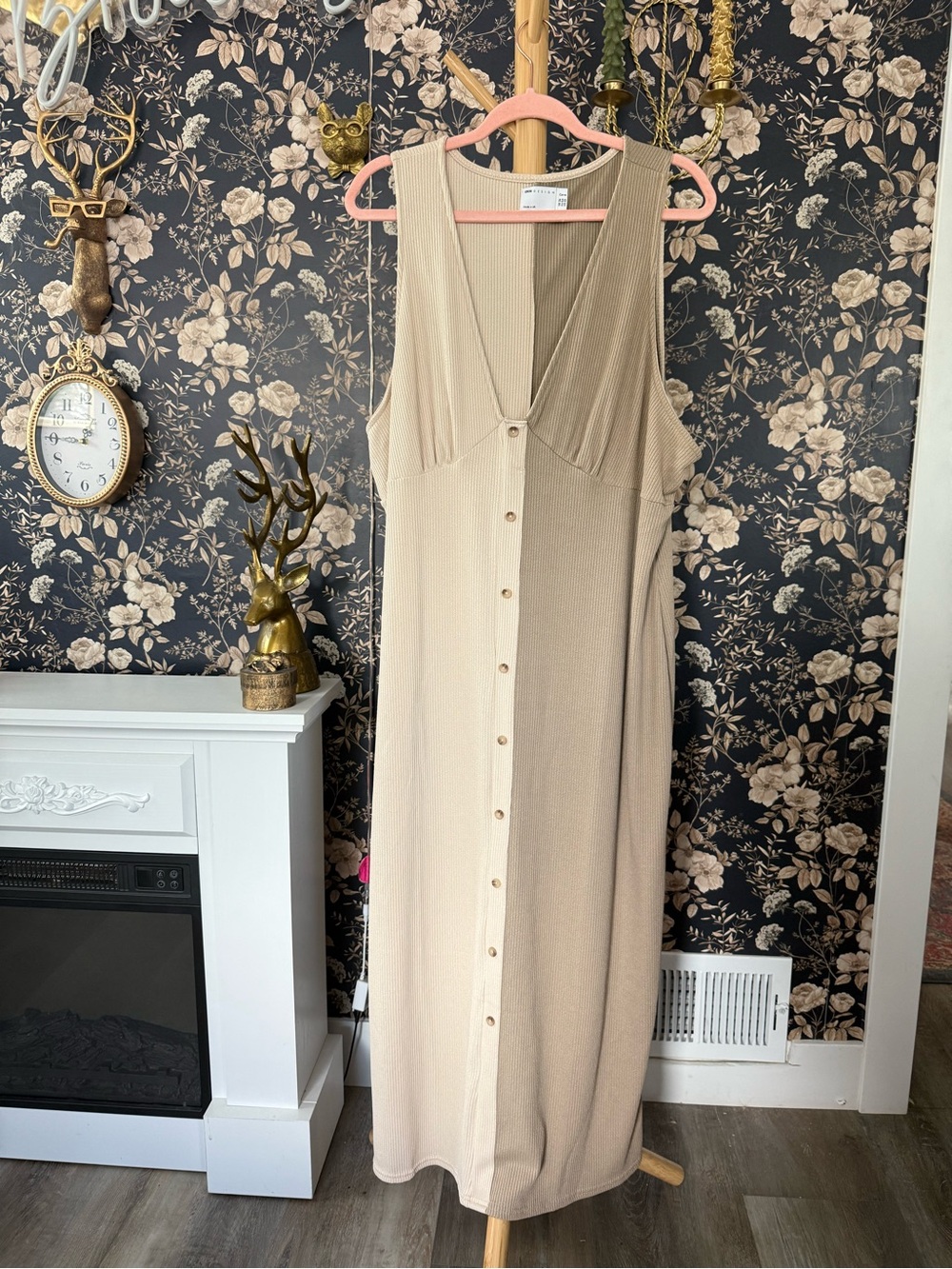 Sleeveless Two-tone Beige Maxi Dress